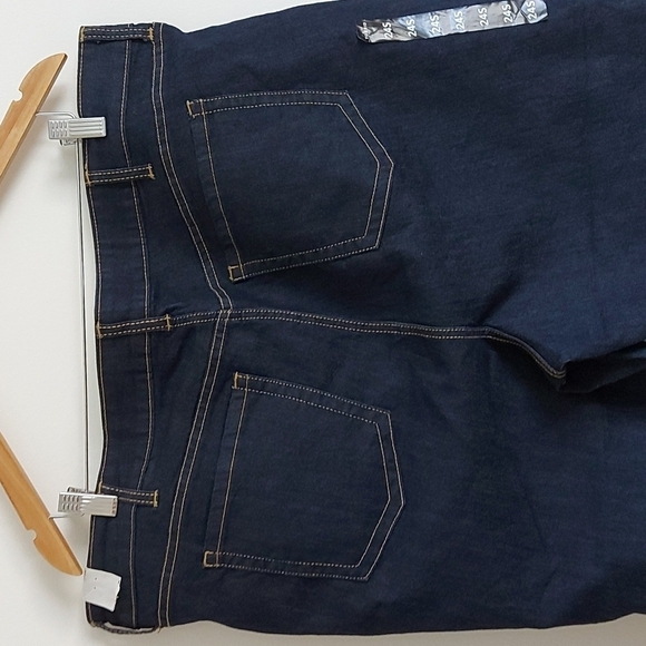 NWT Torrid Skinny Jeans Dark Wash Size 24S - Picture 5 of 11